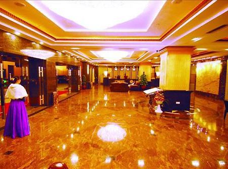 גואנגג'ואו Rongwei Business Hotel מראה פנימי תמונה